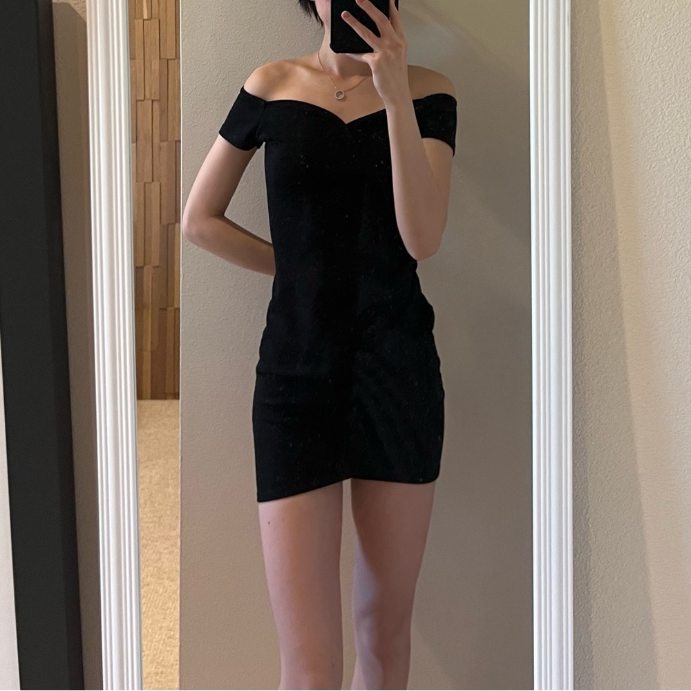off-shoulder bodycon dress